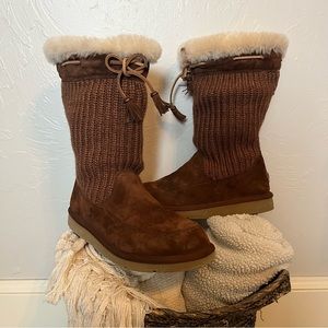 UGG Australia Suburb Crochet Boots Limited Edition NWOB Sz 8